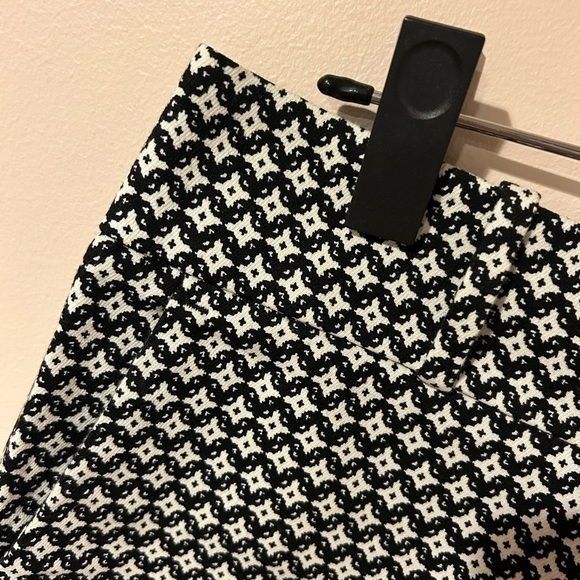 Ann Taylor LOFT Julie skinny Cotton Blend pant black & white - Picture 7 of 10